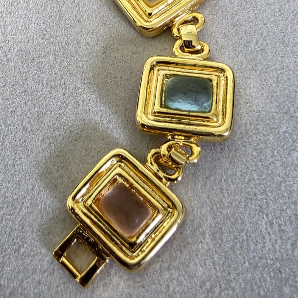 Gold Square Link Bracelet with Frosted Acrylic Glass Stones - Picture 4 of 10